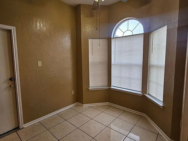 625 Atkinson Ave — Photo 5