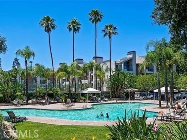 5525 Canoga Ave APT 320