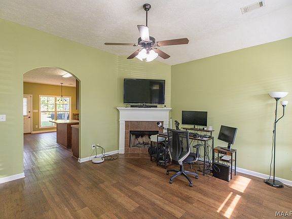 4th image of 3913 Brookshire Way