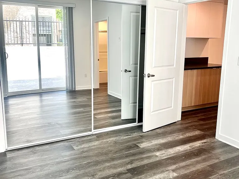 14333 Sylvan St — Photo 34