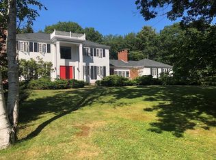 15 Elizabethan Dr, Kennebunkport, ME 04046