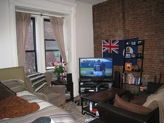 Rented by Manhattan Property Group | media 38