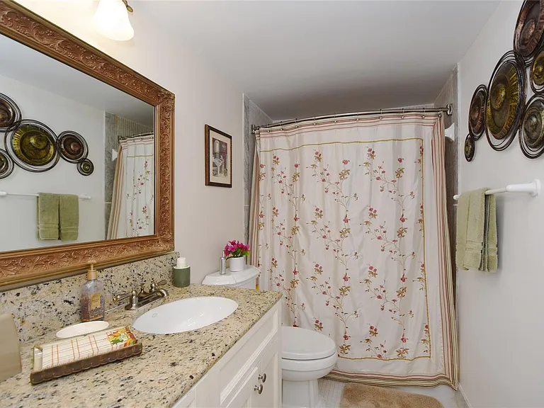 3111 NE 51st St #405C — Photo 33