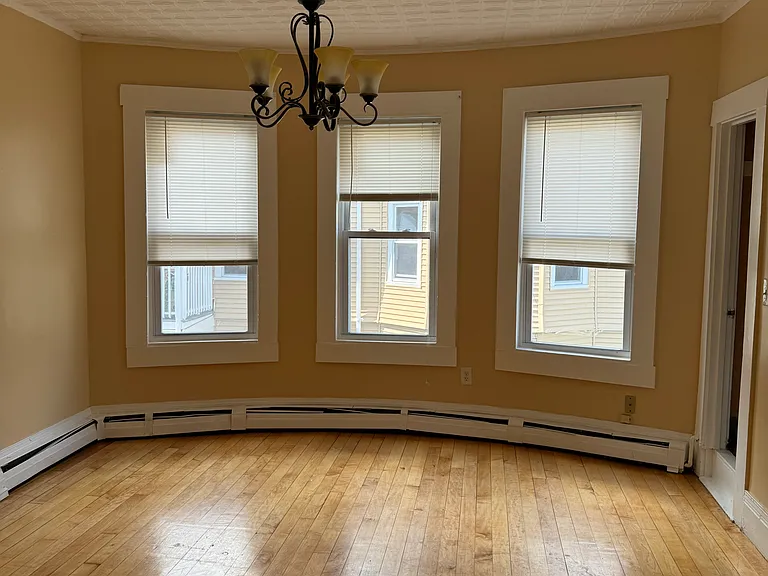 957 Warren Ave #2 — Photo 9