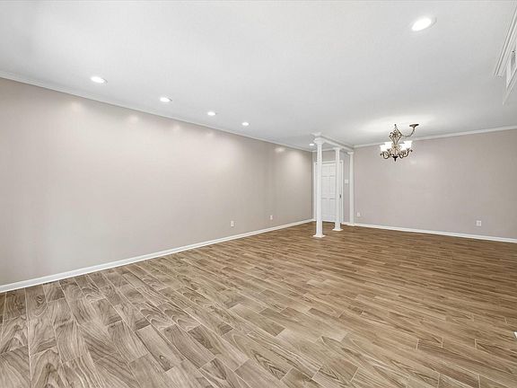 5th image of 2230 S Piney Point Rd APT 103