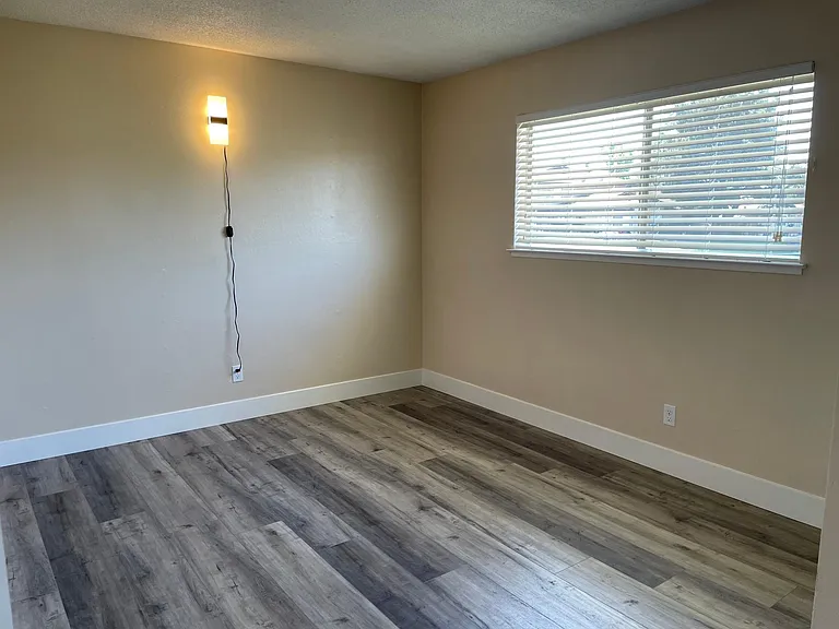 3665 Sapphire Dr #4 — Photo 12