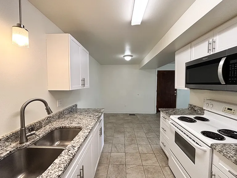 4768 S Bonair St #6 — Photo 12