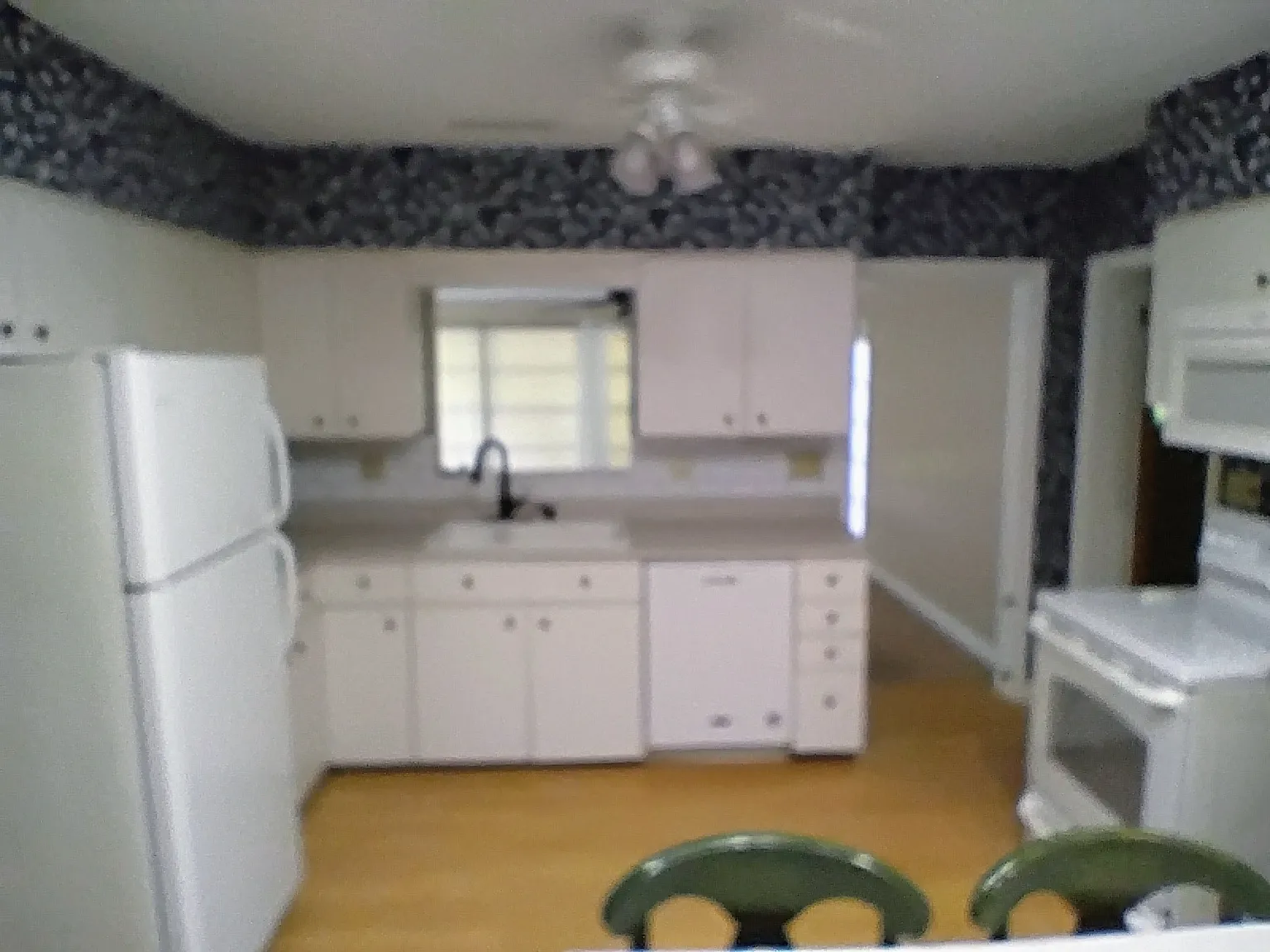 3 bed, 1100 sqft, $2,700 — Photo 4