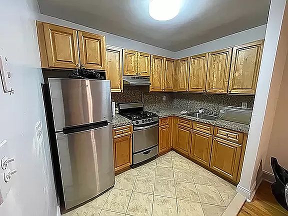 2nd image of 164-20 Highland Ave #2P