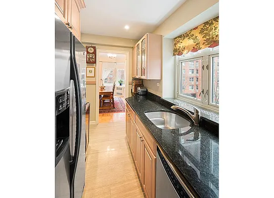 Sold by Warburg | media 11