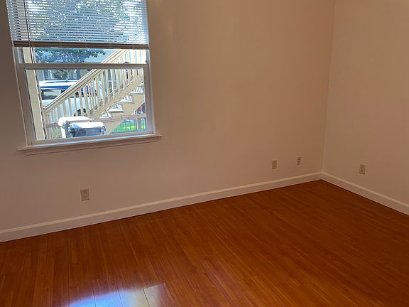 2nd image of 2111 9th St APT B