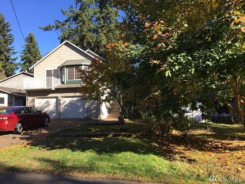 1st image of 13522 Wallingford Ave N
