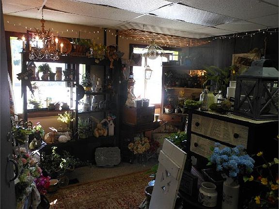 3rd image of 601 State St