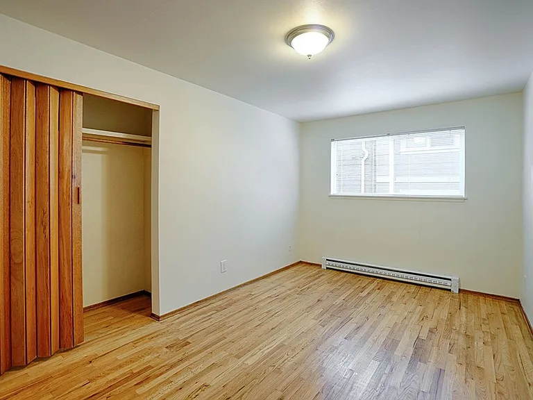 Dolores Manor Apartments — Photo 11