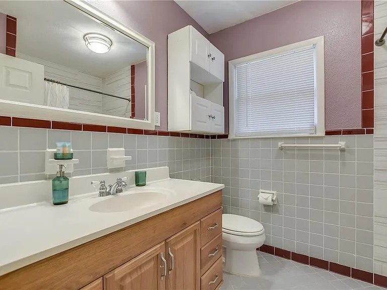 208 Braeswood Rd — Photo 14