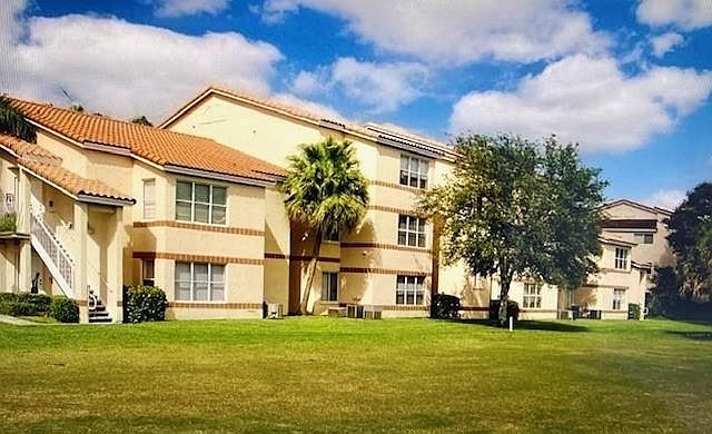 3310 N Pinewalk Dr N #1822