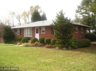 7500 Dolce Dr, Annandale, VA 22003