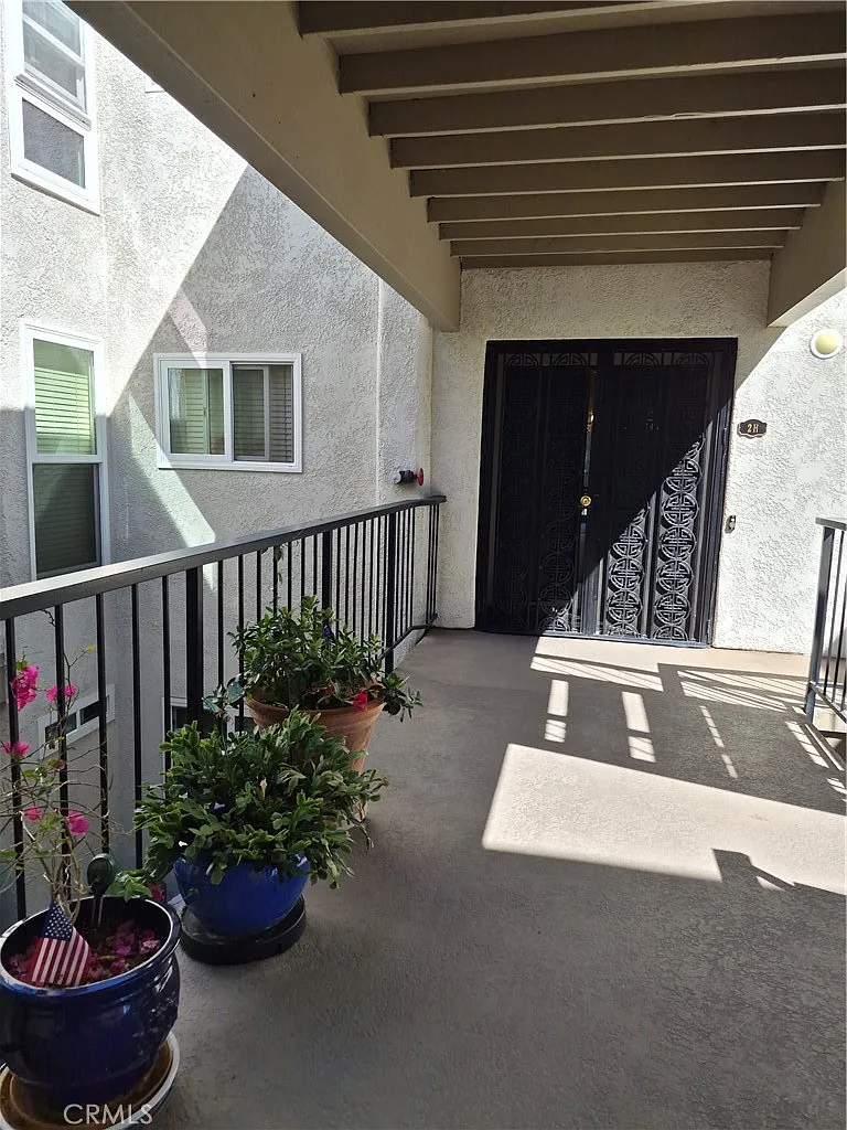 3 bed, 1656 sqft, $3,300 — Photo 4
