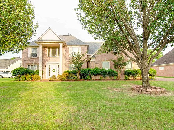 2nd image of 1330 Riding Brook Dr