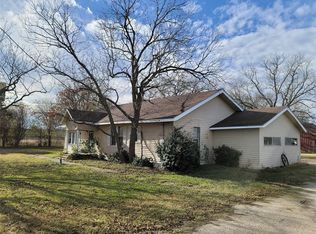 1002 NW McKinney St, Rice, TX 75155