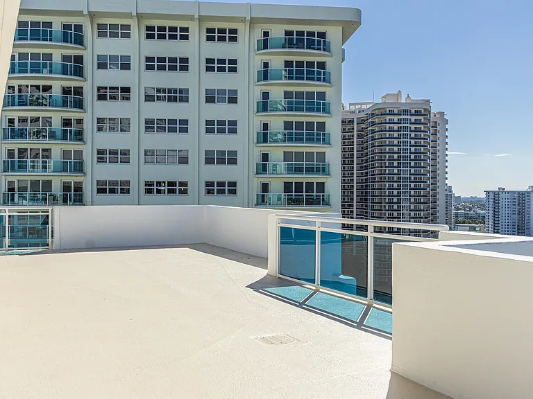 3430 Galt Ocean Dr #1 — Photo 35