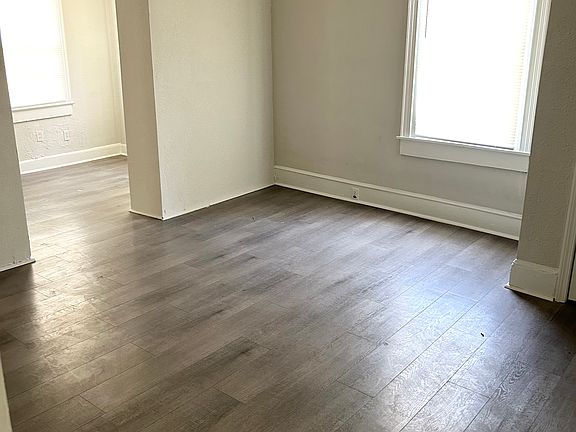 4th image of 3725 Stuart St