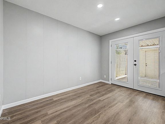 5th image of 3847 S MILL Avenue