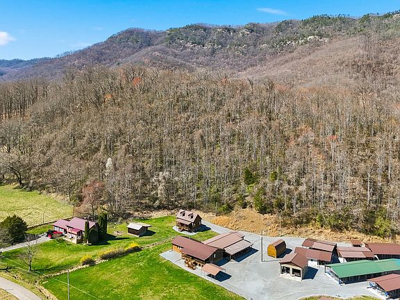 2nd image of 1505 Williams Hollow Rd