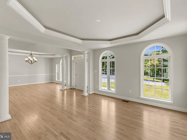 9724 Centennial Meadows Ln — Photo 2