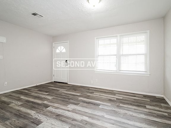 2nd image of 4521 SE 28th St