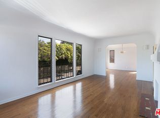 8370 Oakwood Ave, Los Angeles, CA 90048