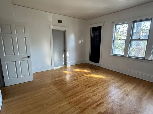 Burnham, 2326 W Burnham St #1, Milwaukee, WI 53204