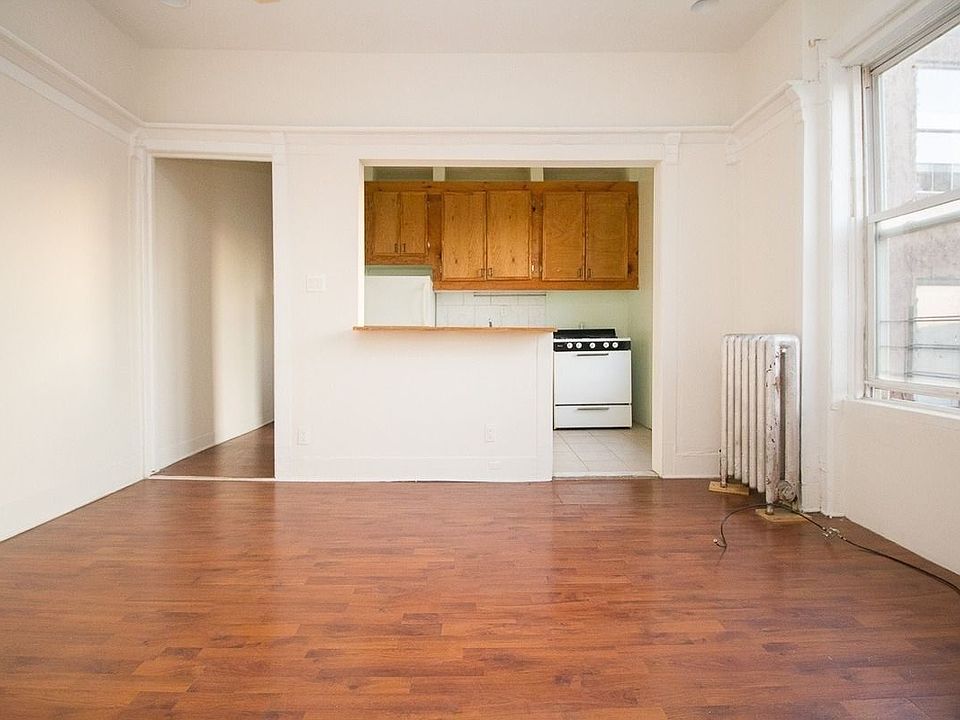 1st image of 487 Saint Johns Pl APT 1C