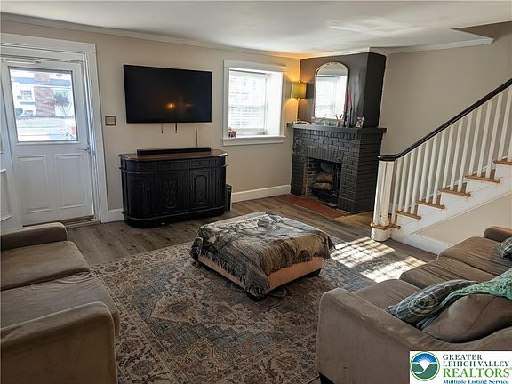 5th image of 3011 W Greenleaf St