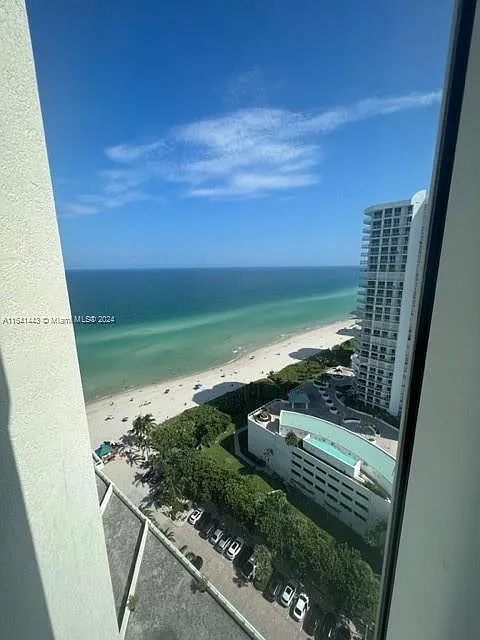 La Perla Condo — Photo 4