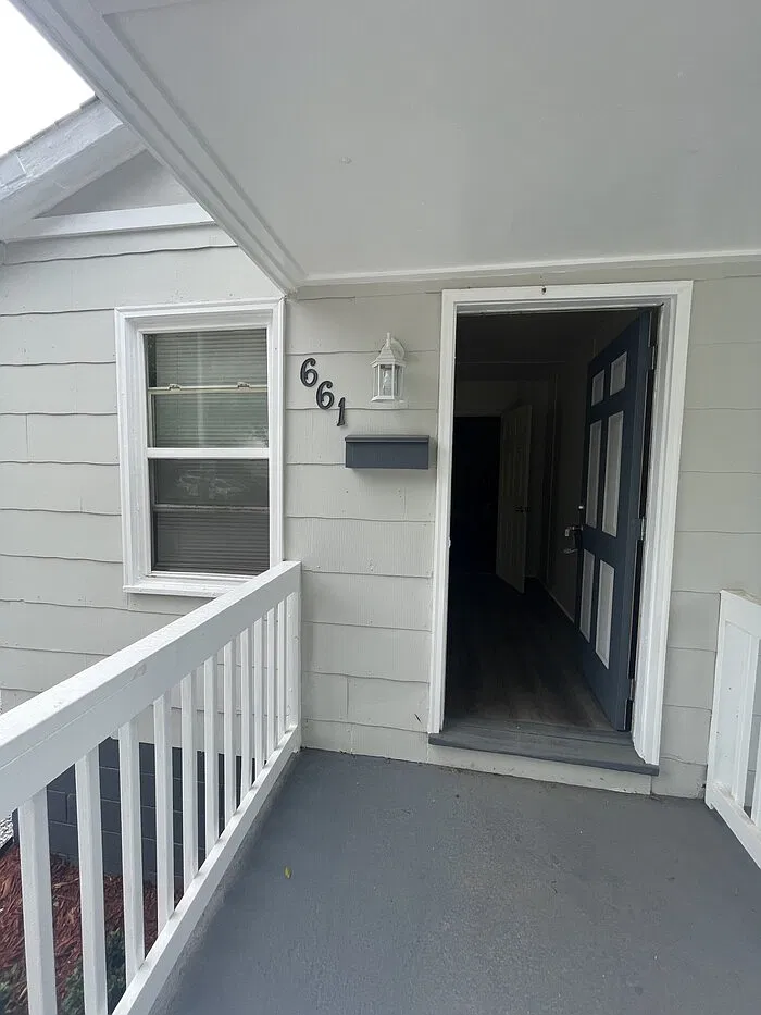 1 bed, 1.0 bath, 575 sqft, $825 — Photo 2