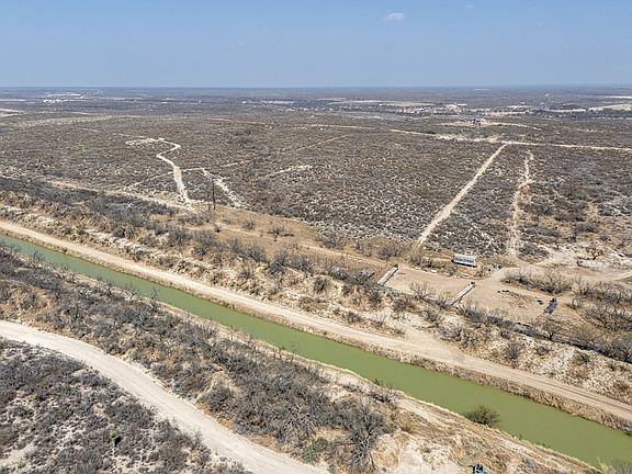 4th image of 1161 Agua Dulce Rd