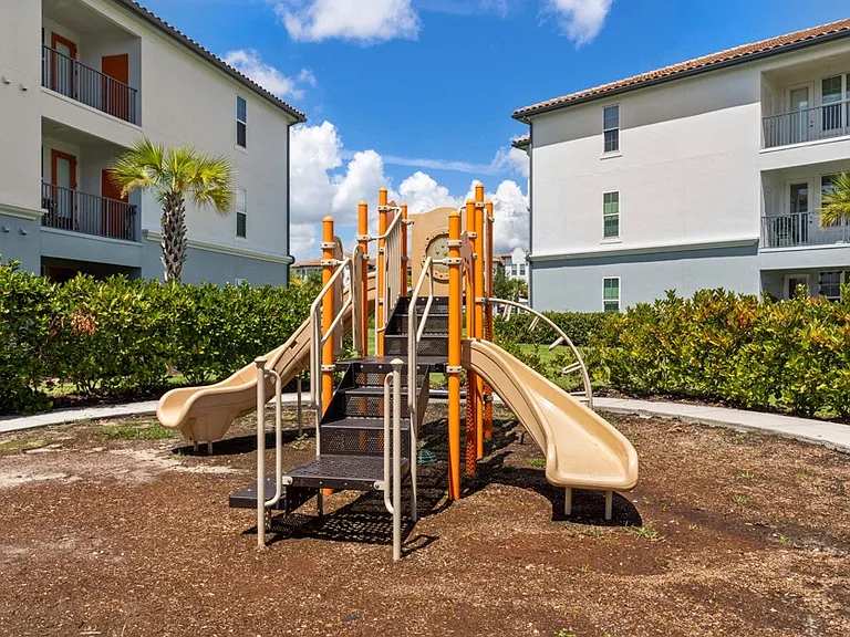Park Place at Maguire Apartments — Photo 25