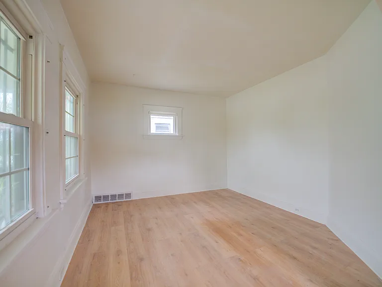 3241 E 116th St #1 — Photo 5