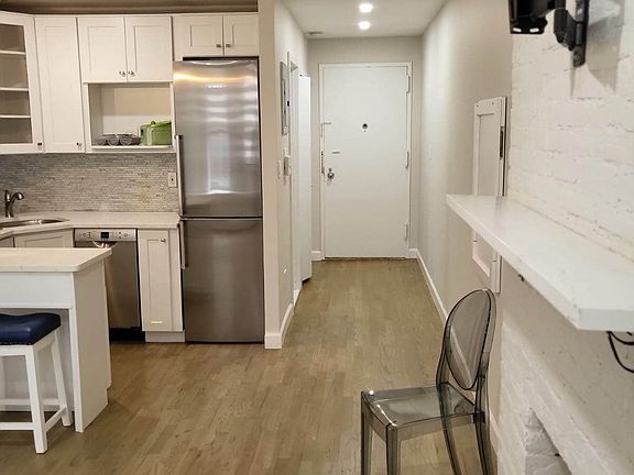 2nd image of 446 W 47th St APT 2A