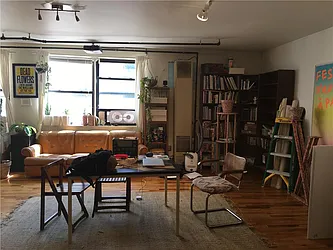 Rented by R New York