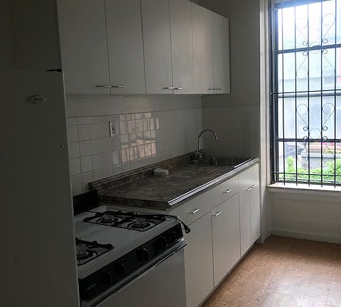 3rd image of 340 E 116th St #2