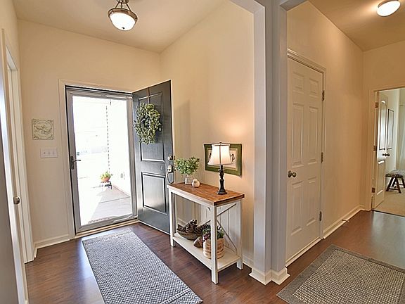 3rd image of 613 Heather Glen Crst