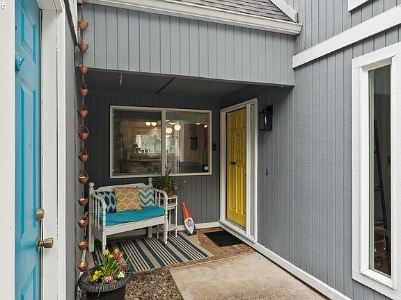 4th image of 9306 NE Ferngrove St