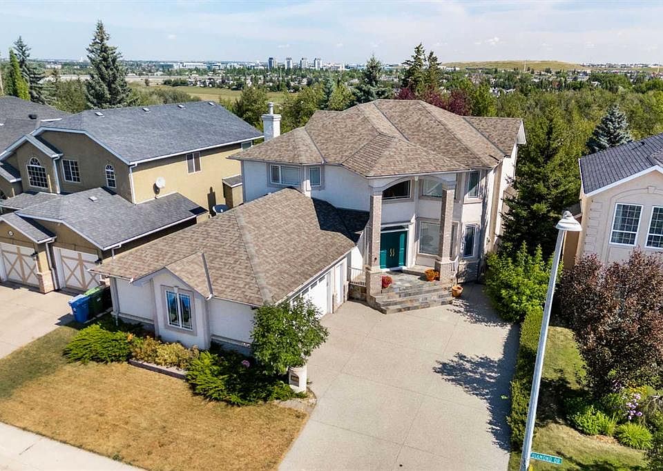 1st image of 250 SW Diamond Dr SE