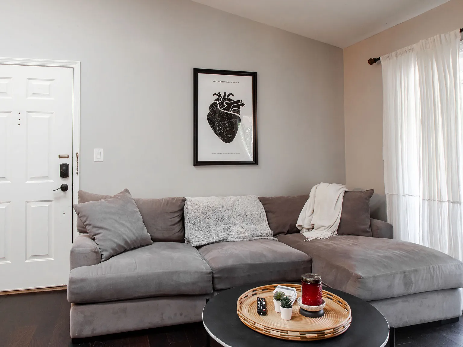 2 bed, 1112 sqft, $2,700 — Photo 4