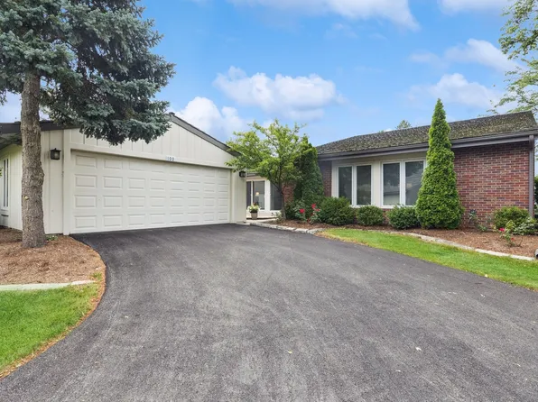 100 Briarwood Cir, Oak Brook, IL 60523
