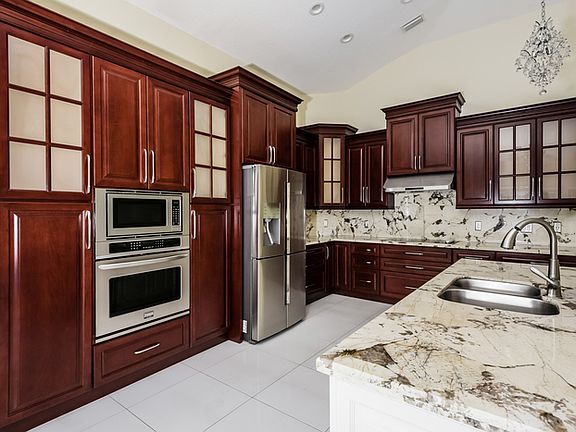 5th image of 12252 Bronson Way