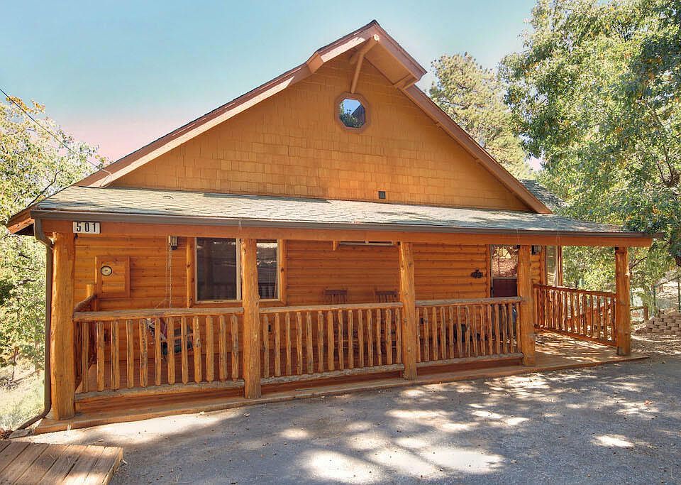 1st image of 501 Villa Grove Ave