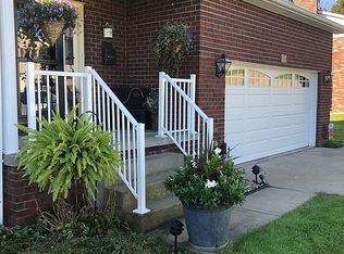 213 Dennis Ln, Saint Clairsville, OH 43950